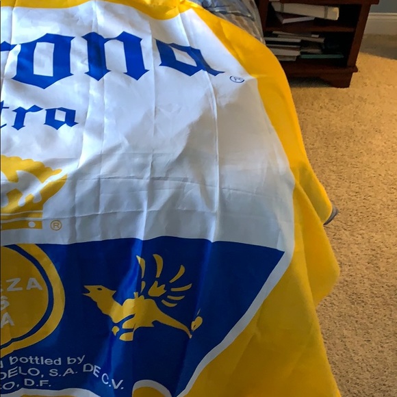 Very large, 5 by 7 Corona beer flag - Picture 3 of 3
